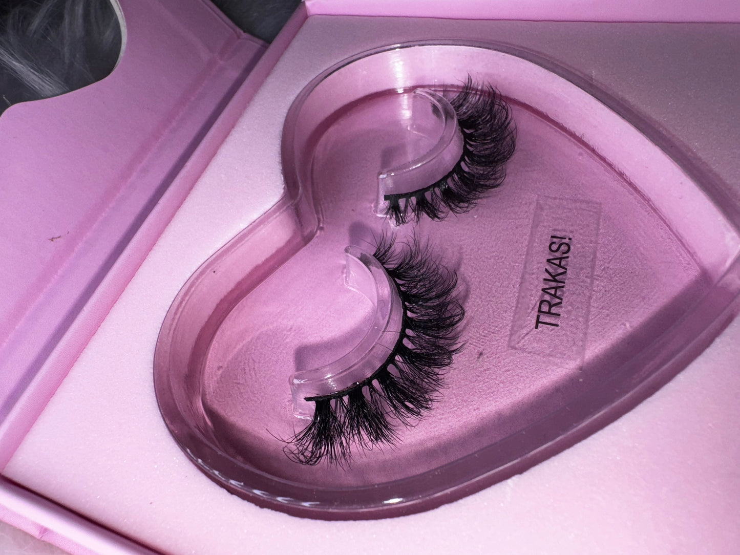 TRAKAS! Lashes